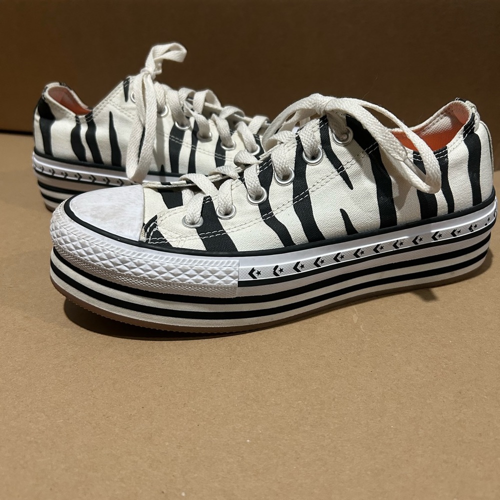 Converse Chuck Taylor All Star Platform Low Platform Zebra Women 56786 7.5